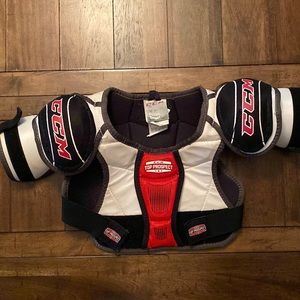 Chest protector and shoulder pad set